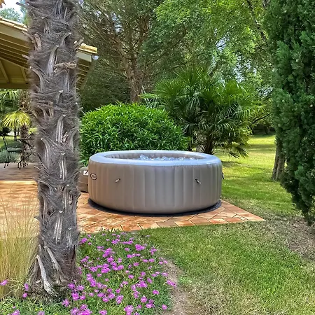 In Saint-pierre Near River & Spa, Cleaning Included * Duras