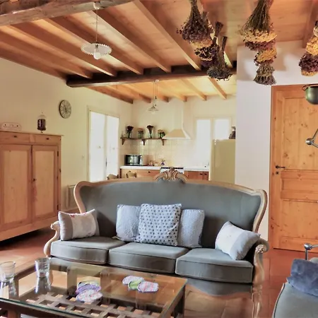 In Saint-pierre Near River & Spa, Cleaning Included * Duras
